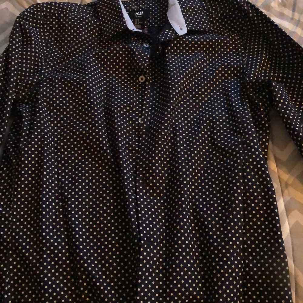 H&M navy blue polka dot button up